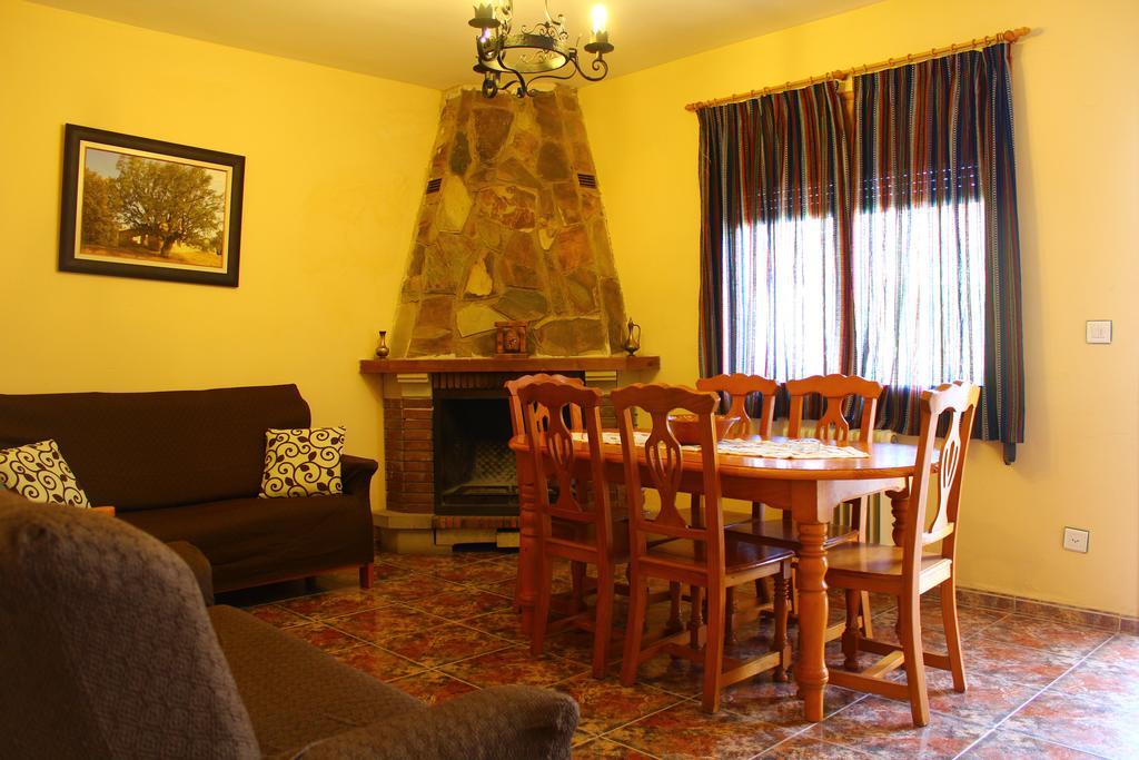 Residencial Los Robles Arroyo Frio Room photo