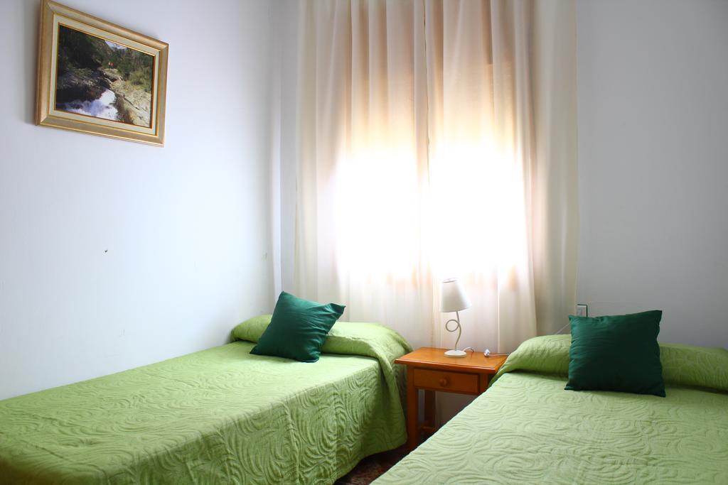 Residencial Los Robles Arroyo Frio Room photo
